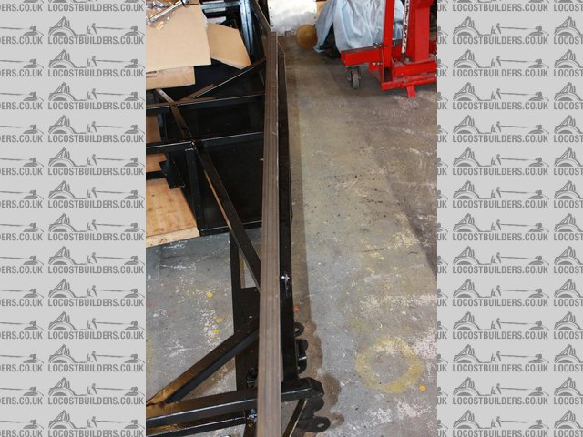 Chassis top rail